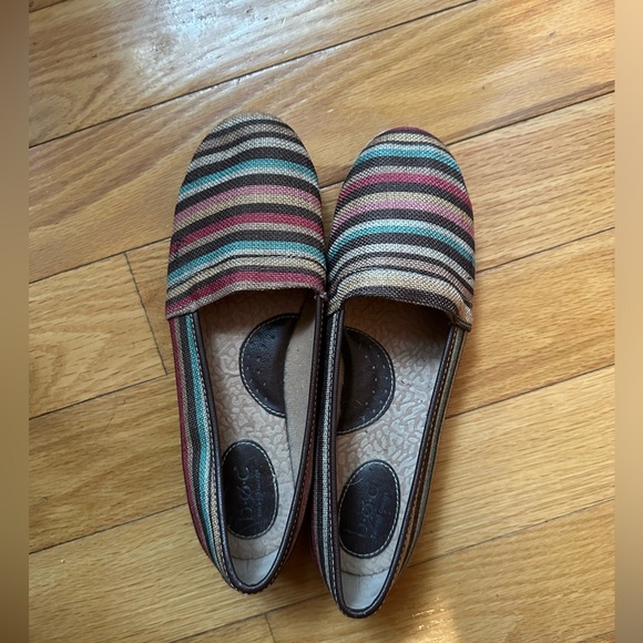 B.O.C. Born Concepts Franki Espadrilles Rainbow Stripe Canvas Shoes Wmn Size 8.5 - Picture 2 of 7